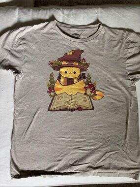 Hot Topic Cream Kids Tee with Yellow Cat Wizard Graphic